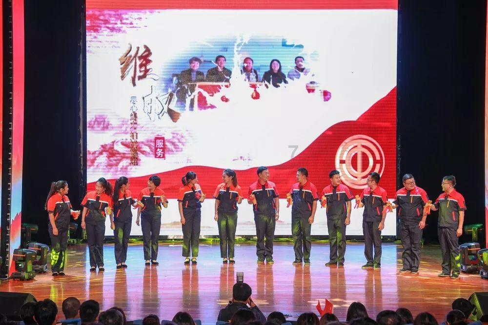 班上有两个男生喜欢我，可现在还是读初一，只想致力于学习不想谈这类事，但是班上谣言四起，该怎么办？游戏画面